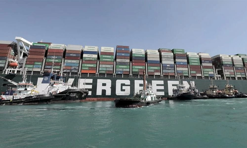 Πτώση της τιμής του "μαύρου" χρυσού μετά την αποκόλληση του EverGiven